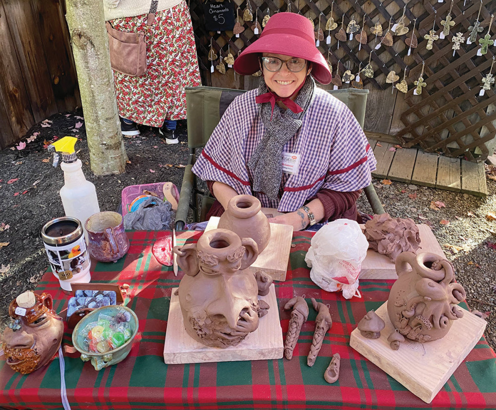 No. 1 Classic & Contemporary Craft Show OldFashioned Christmas in